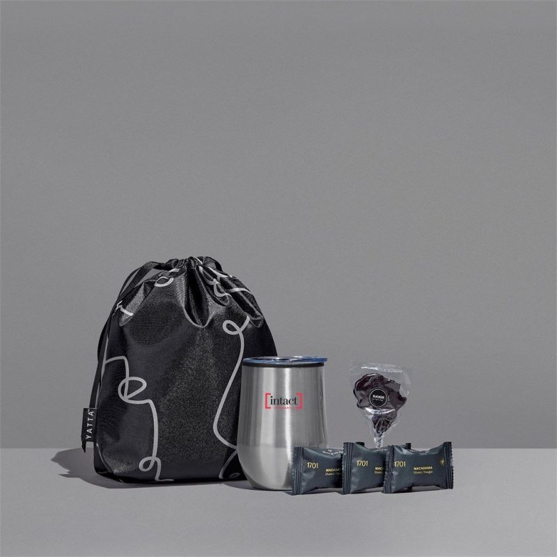 Yatta Snug Surprise Hamper - Image 2