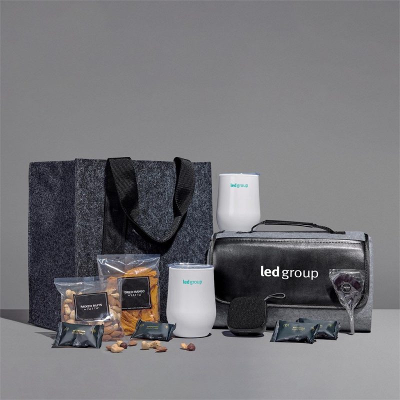 Yatta Lavishly Laden Hamper - Image 3