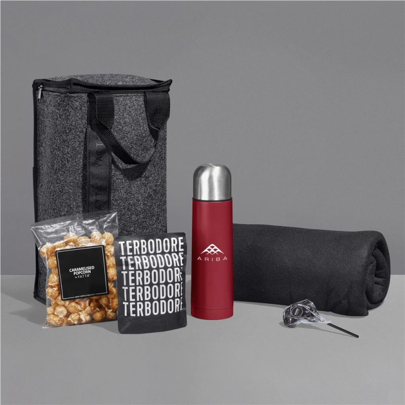 Yatta Charming Cuddle Hamper - Image 3